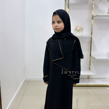 Abaya voile intégré enfant avec détails dorés