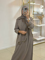 Abaya voile intégré avec détails dorés