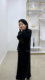 Abaya voile intégré enfant avec détails dorés