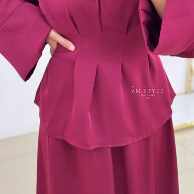 Ensemble jupe ajusté à la taille