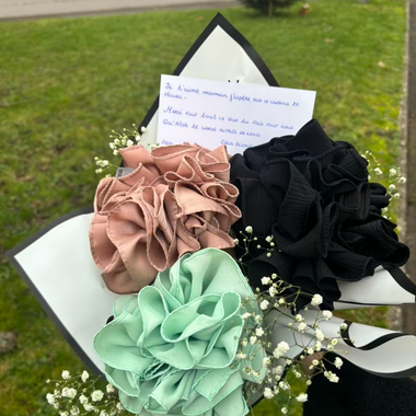 Bouquet Hijab En Soie de Medine