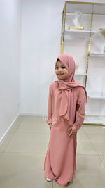 Abaya voile intégré enfant avec détails dorés